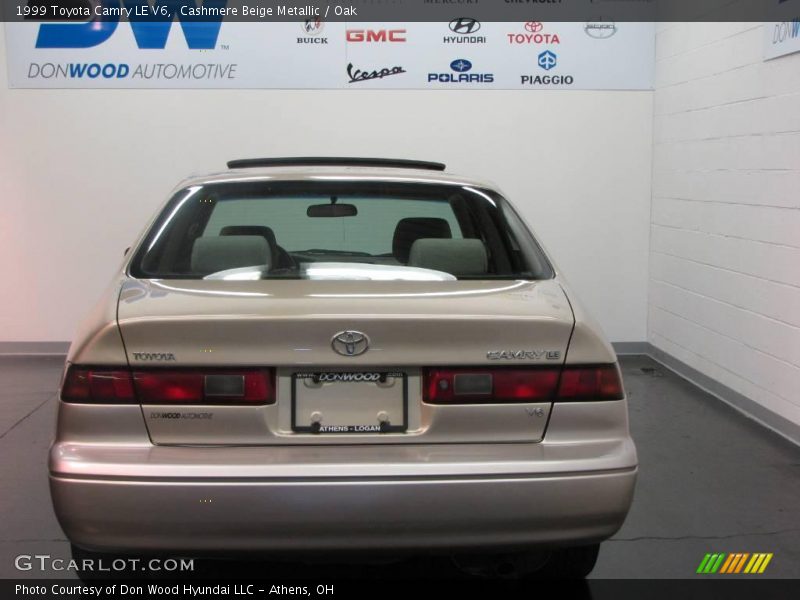 Cashmere Beige Metallic / Oak 1999 Toyota Camry LE V6