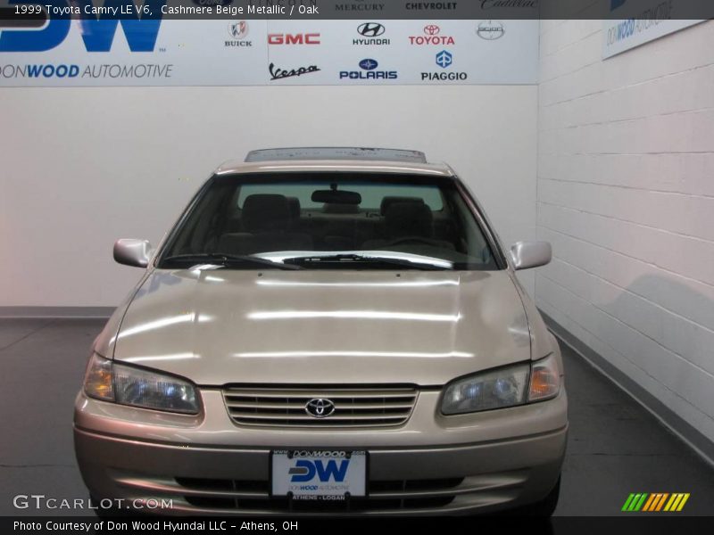 Cashmere Beige Metallic / Oak 1999 Toyota Camry LE V6