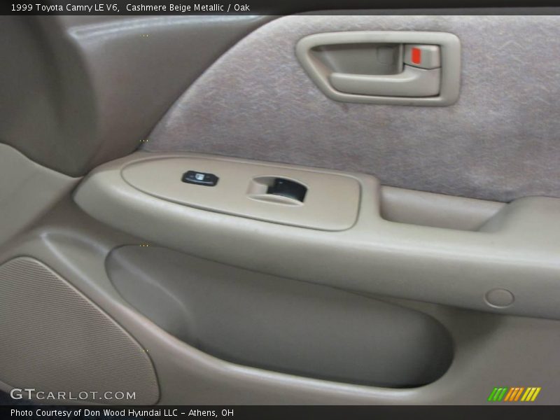 Cashmere Beige Metallic / Oak 1999 Toyota Camry LE V6