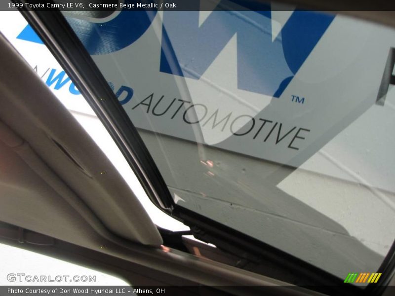 Cashmere Beige Metallic / Oak 1999 Toyota Camry LE V6