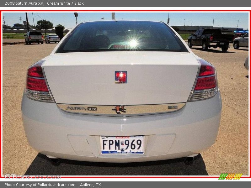 Cream White / Black 2008 Saturn Aura XR