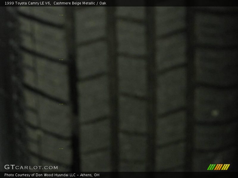 Cashmere Beige Metallic / Oak 1999 Toyota Camry LE V6