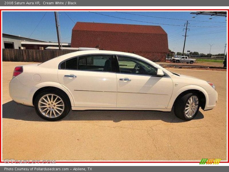 Cream White / Black 2008 Saturn Aura XR