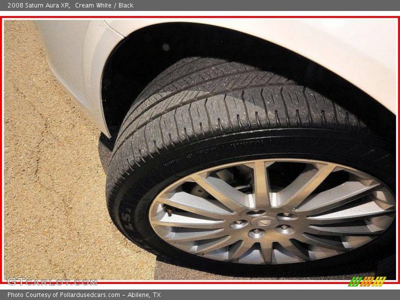 Cream White / Black 2008 Saturn Aura XR