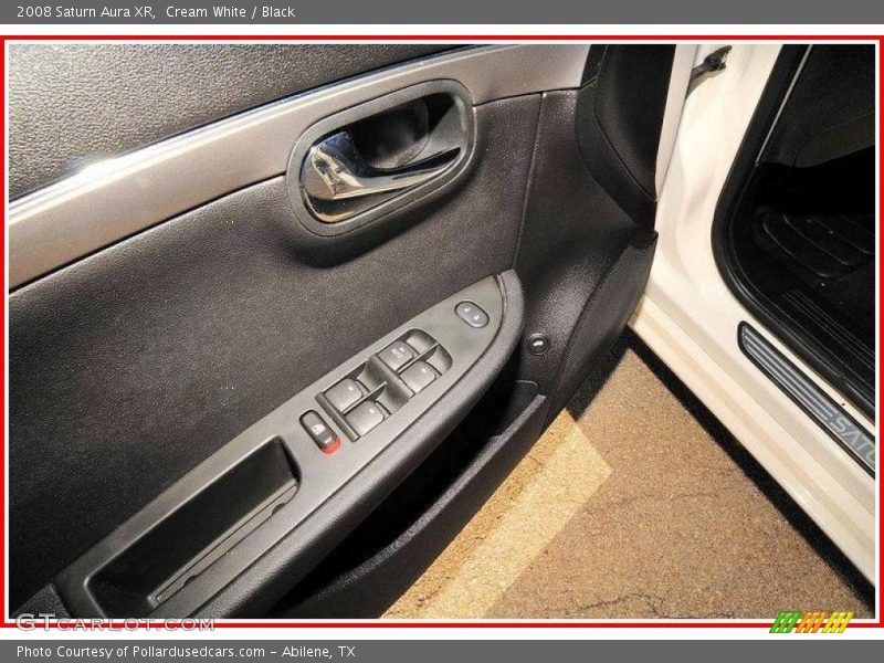 Cream White / Black 2008 Saturn Aura XR