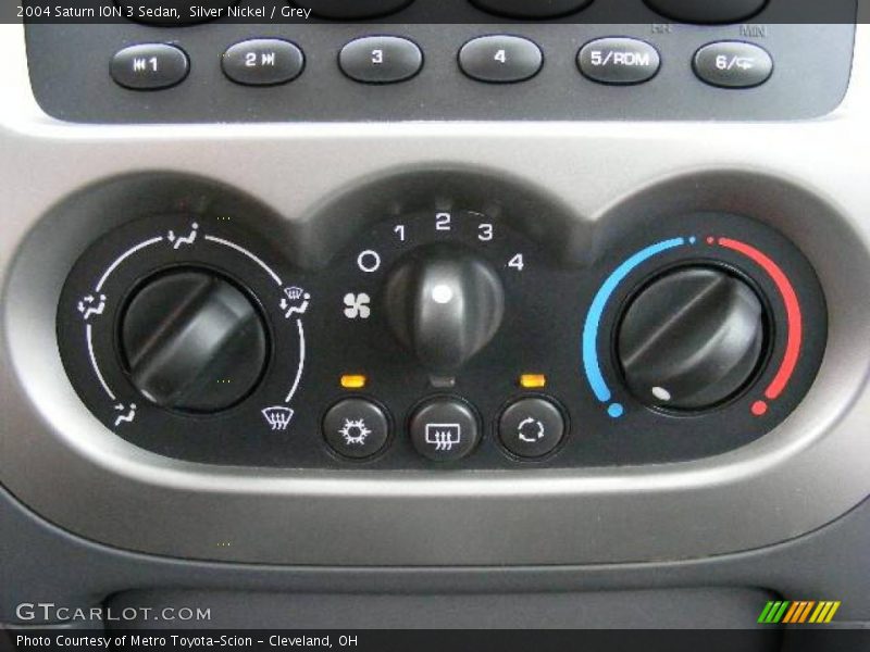 Silver Nickel / Grey 2004 Saturn ION 3 Sedan