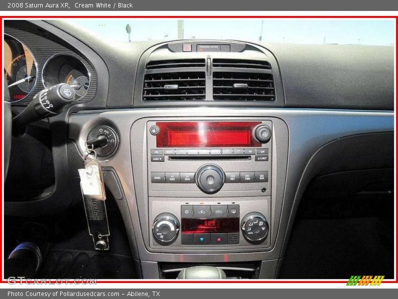 Cream White / Black 2008 Saturn Aura XR