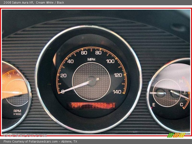 Cream White / Black 2008 Saturn Aura XR