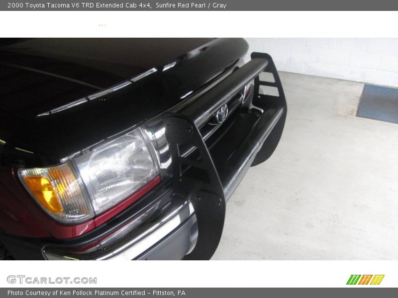 Sunfire Red Pearl / Gray 2000 Toyota Tacoma V6 TRD Extended Cab 4x4