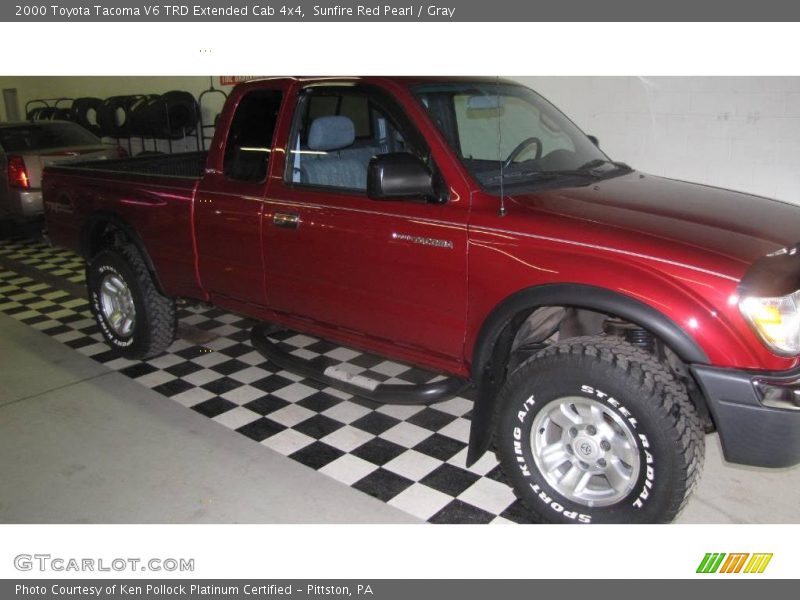 Sunfire Red Pearl / Gray 2000 Toyota Tacoma V6 TRD Extended Cab 4x4
