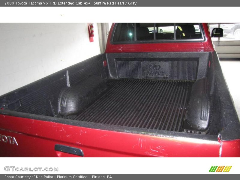 Sunfire Red Pearl / Gray 2000 Toyota Tacoma V6 TRD Extended Cab 4x4