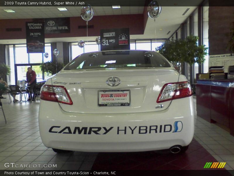 Super White / Ash 2009 Toyota Camry Hybrid