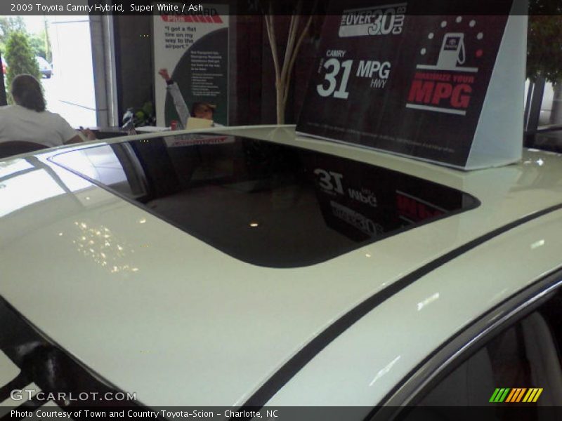Super White / Ash 2009 Toyota Camry Hybrid