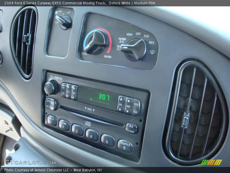 Oxford White / Medium Flint 2004 Ford E Series Cutaway E450 Commercial Moving Truck