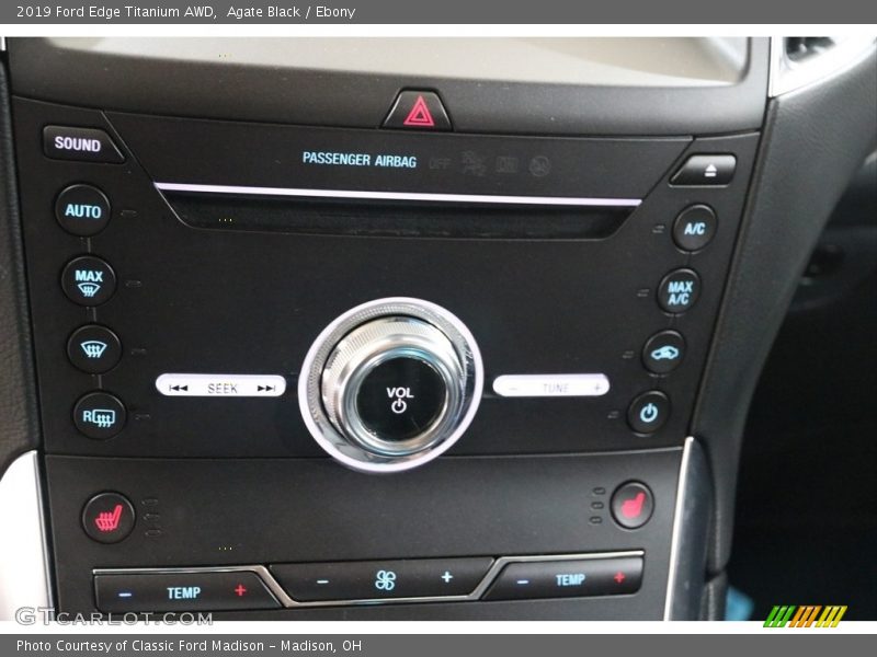 Agate Black / Ebony 2019 Ford Edge Titanium AWD