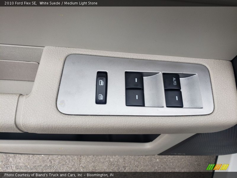 White Suede / Medium Light Stone 2010 Ford Flex SE