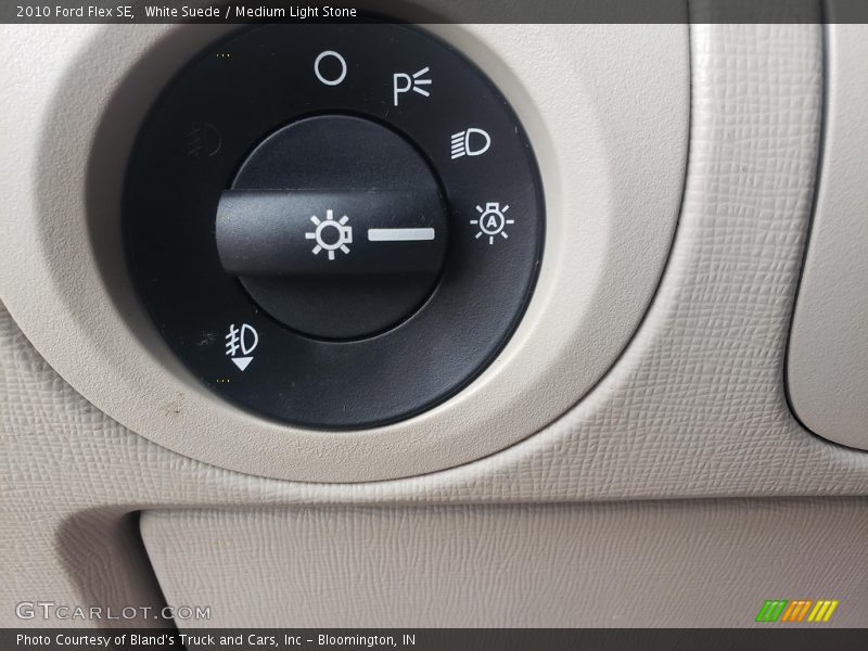 White Suede / Medium Light Stone 2010 Ford Flex SE