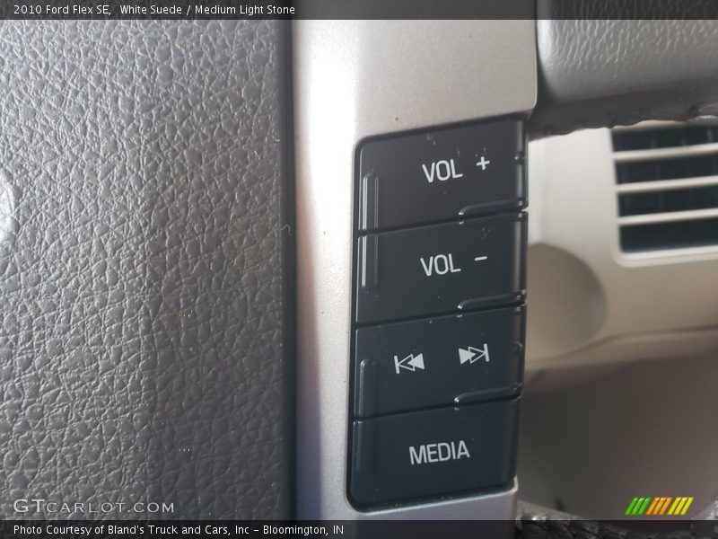 White Suede / Medium Light Stone 2010 Ford Flex SE