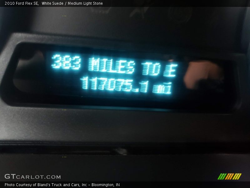 White Suede / Medium Light Stone 2010 Ford Flex SE
