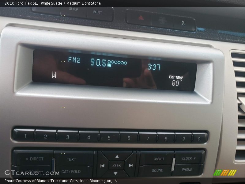 White Suede / Medium Light Stone 2010 Ford Flex SE