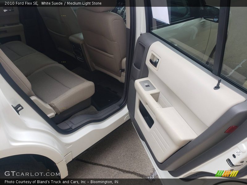 White Suede / Medium Light Stone 2010 Ford Flex SE