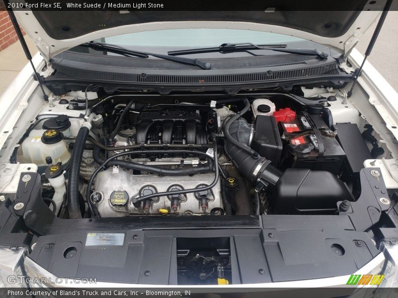 White Suede / Medium Light Stone 2010 Ford Flex SE