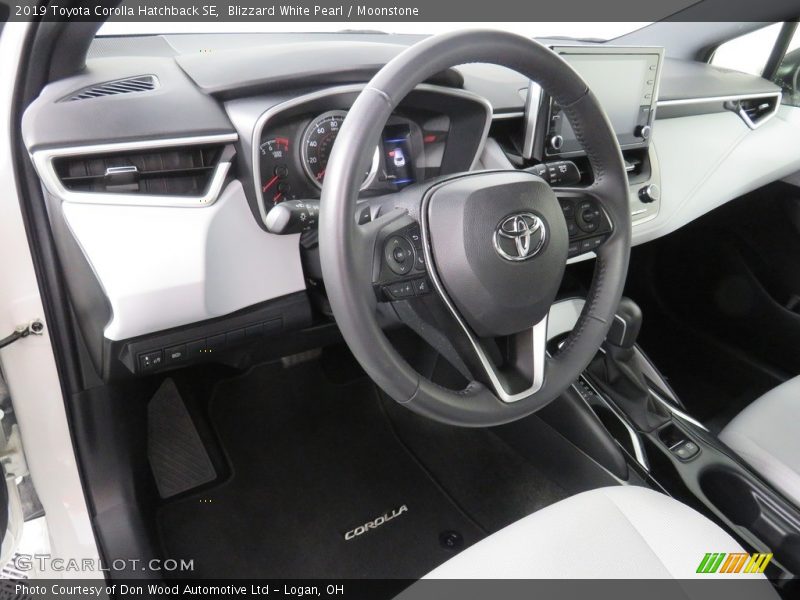 Blizzard White Pearl / Moonstone 2019 Toyota Corolla Hatchback SE
