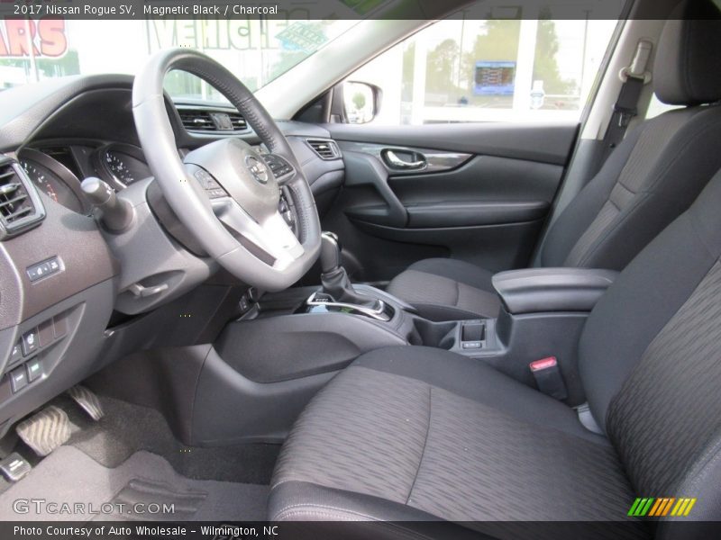 Magnetic Black / Charcoal 2017 Nissan Rogue SV