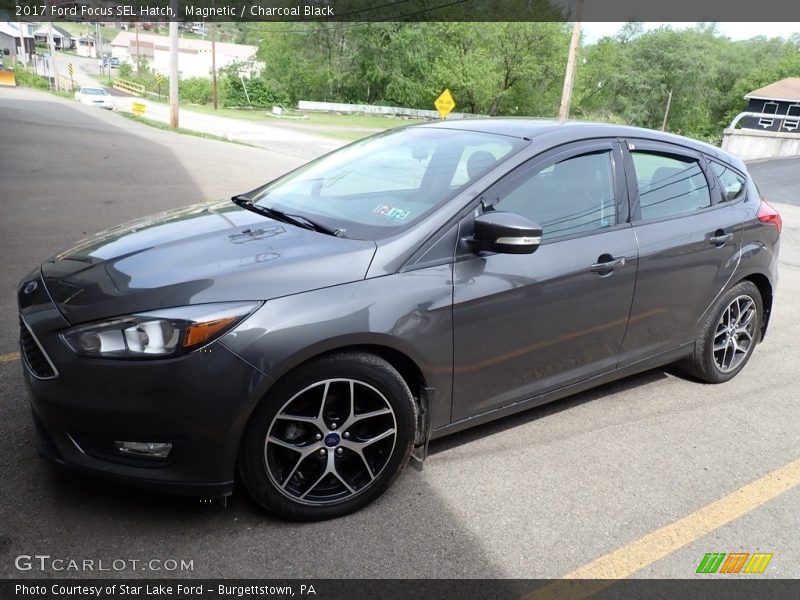 Magnetic / Charcoal Black 2017 Ford Focus SEL Hatch