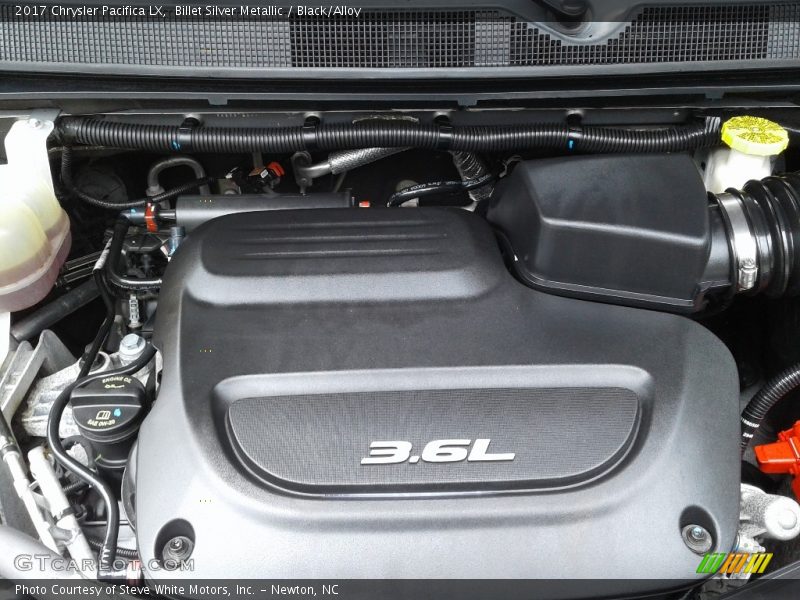 Billet Silver Metallic / Black/Alloy 2017 Chrysler Pacifica LX