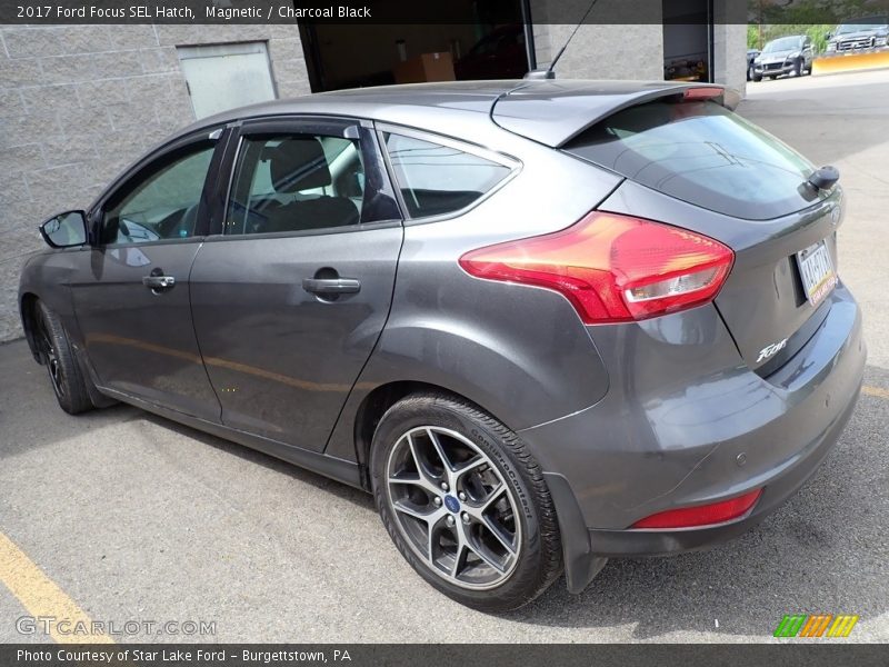 Magnetic / Charcoal Black 2017 Ford Focus SEL Hatch