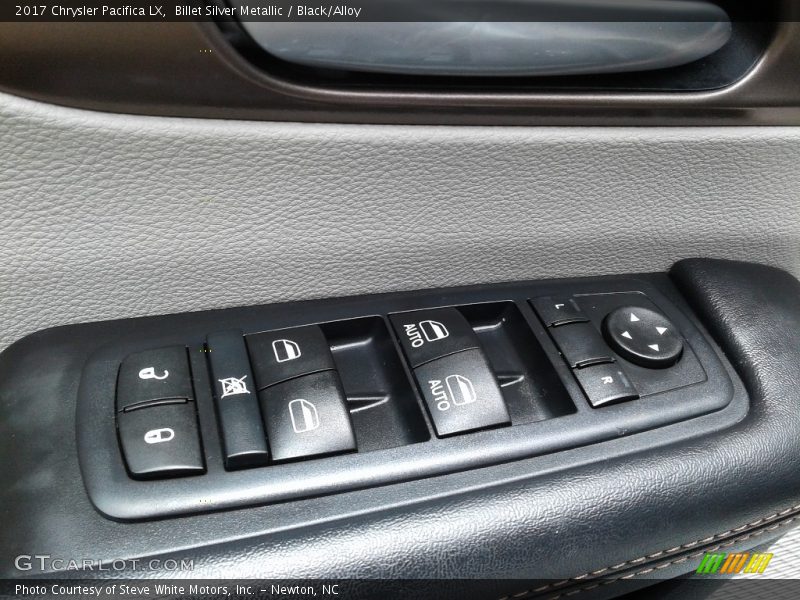 Billet Silver Metallic / Black/Alloy 2017 Chrysler Pacifica LX
