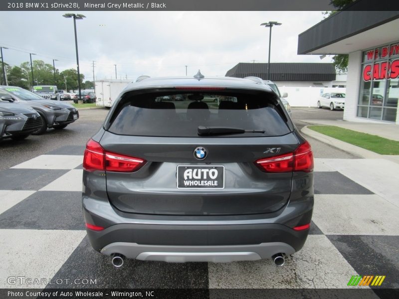 Mineral Grey Metallic / Black 2018 BMW X1 sDrive28i