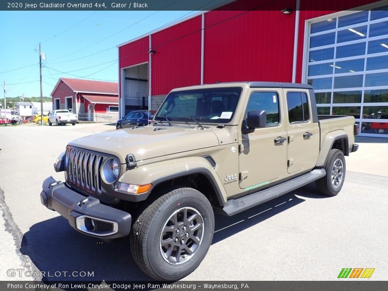 Front 3/4 View of 2020 Gladiator Overland 4x4