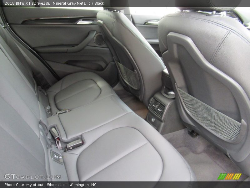 Mineral Grey Metallic / Black 2018 BMW X1 sDrive28i