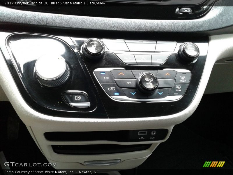 Billet Silver Metallic / Black/Alloy 2017 Chrysler Pacifica LX