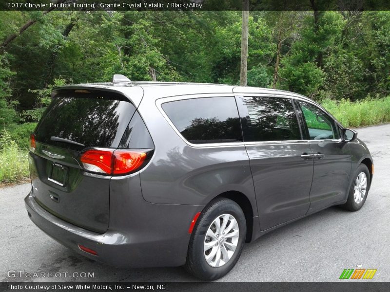 Granite Crystal Metallic / Black/Alloy 2017 Chrysler Pacifica Touring