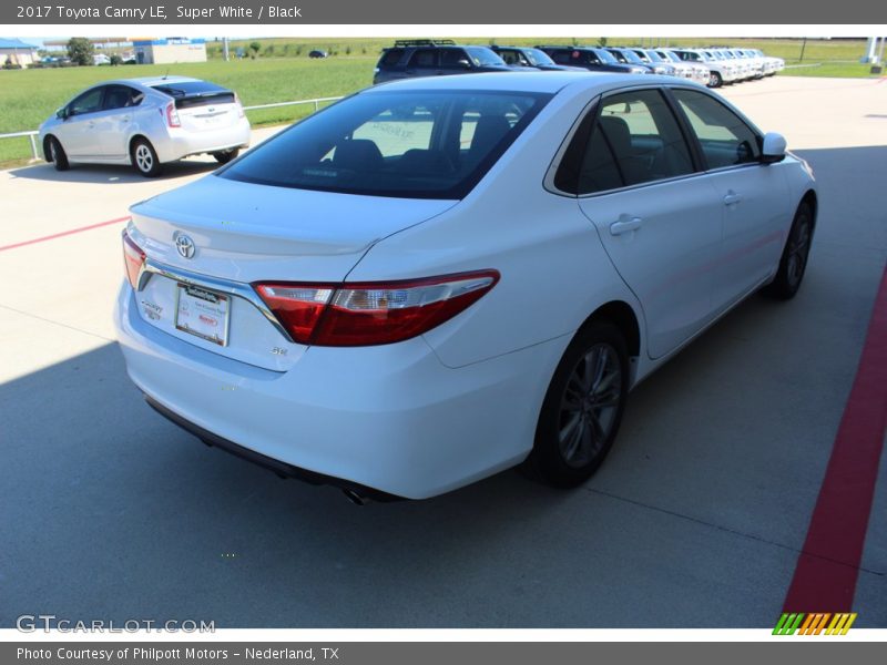 Super White / Black 2017 Toyota Camry LE