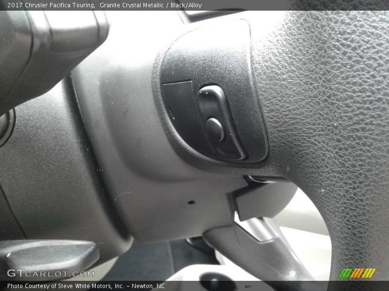 Granite Crystal Metallic / Black/Alloy 2017 Chrysler Pacifica Touring