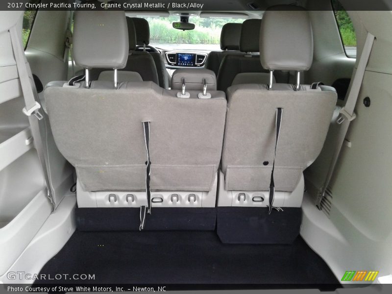 Granite Crystal Metallic / Black/Alloy 2017 Chrysler Pacifica Touring