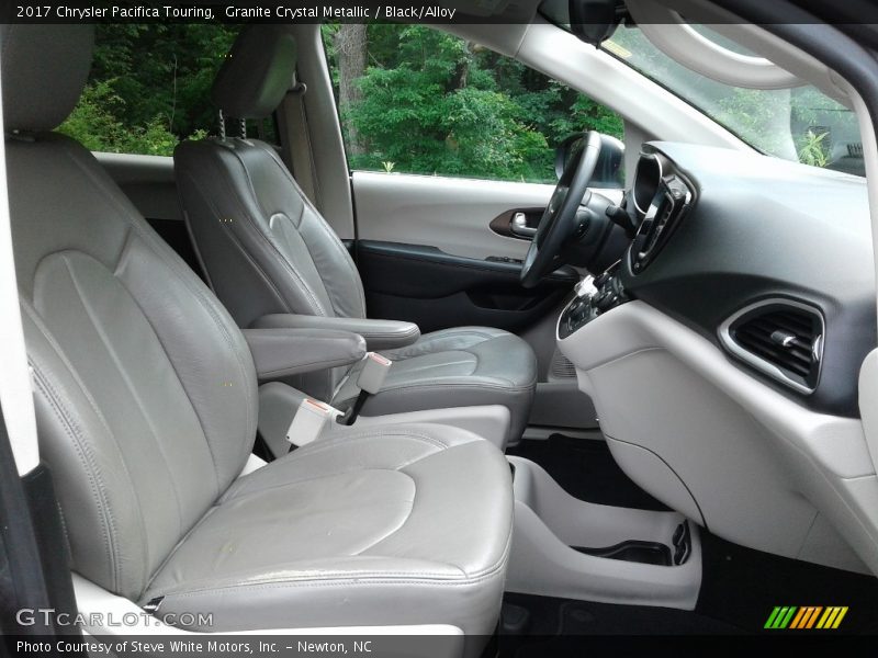 Granite Crystal Metallic / Black/Alloy 2017 Chrysler Pacifica Touring