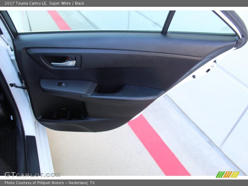 Super White / Black 2017 Toyota Camry LE