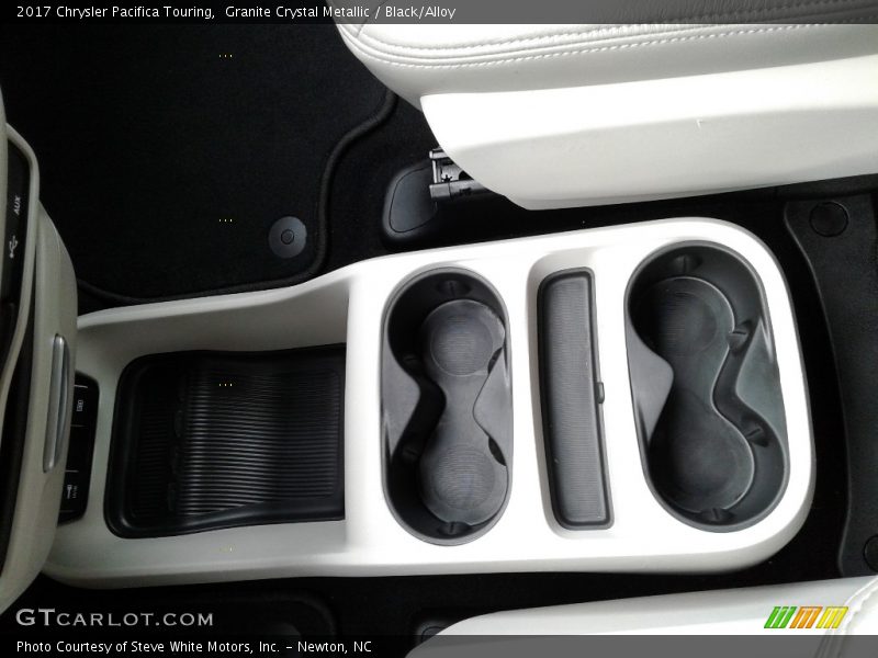 Granite Crystal Metallic / Black/Alloy 2017 Chrysler Pacifica Touring
