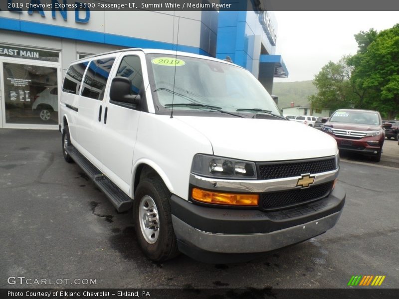 Summit White / Medium Pewter 2019 Chevrolet Express 3500 Passenger LT