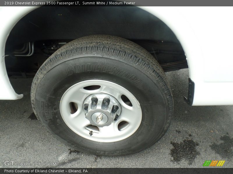 Summit White / Medium Pewter 2019 Chevrolet Express 3500 Passenger LT