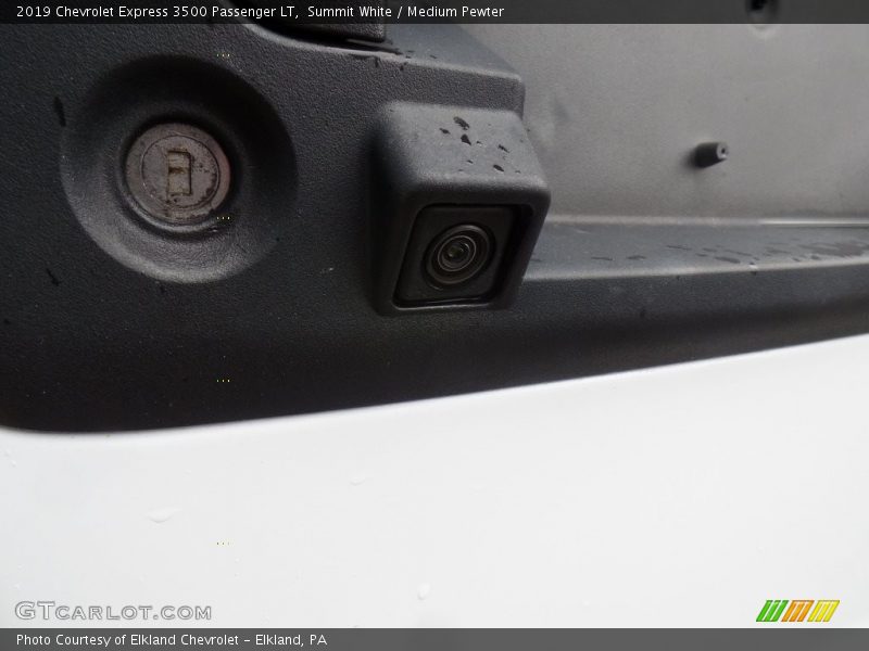 Summit White / Medium Pewter 2019 Chevrolet Express 3500 Passenger LT