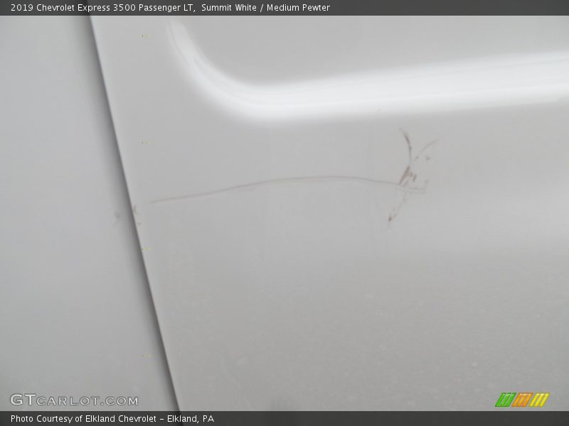 Summit White / Medium Pewter 2019 Chevrolet Express 3500 Passenger LT