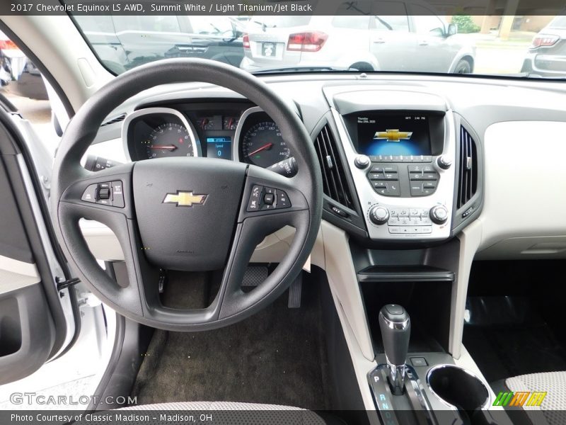 Summit White / Light Titanium/Jet Black 2017 Chevrolet Equinox LS AWD