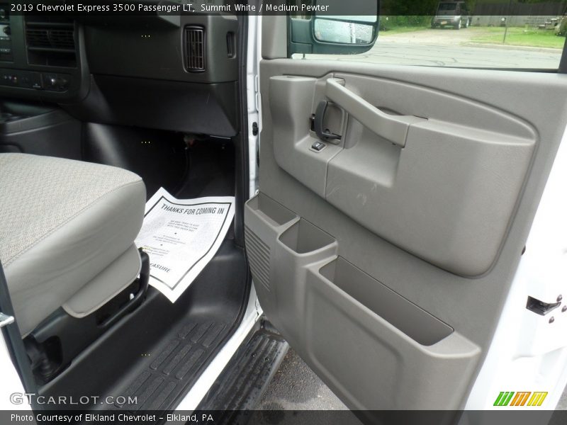 Summit White / Medium Pewter 2019 Chevrolet Express 3500 Passenger LT