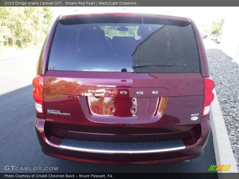 Octane Red Pearl / Black/Light Graystone 2019 Dodge Grand Caravan SXT